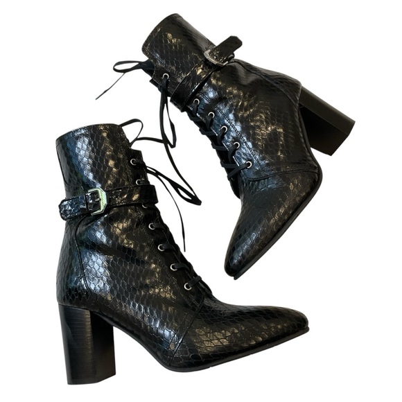 AQUATALIA Fawne Black Leather Snakeskin Print Booties Size 6.5 - Picture 1 of 16
